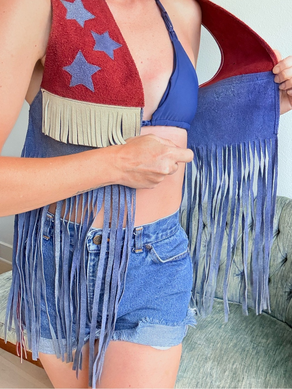 70s Leather Fringe Vest Handmade Americana Red Cream Blue Small USA July 4 - Picture 5 of 15